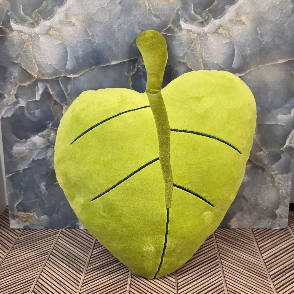 Green Leaf NEW‎ Decorative Throw Pillow Plush Botanical Heart Shape Nature Decor
